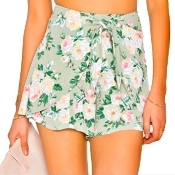 Privacy Please Pants - Privacy Please Women’s Size S Green Floral Print Tie Front High Waisted Shorts